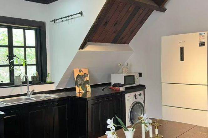 Featured A-frame 1+1Bed Lane House Balcony@Yongjia Road 