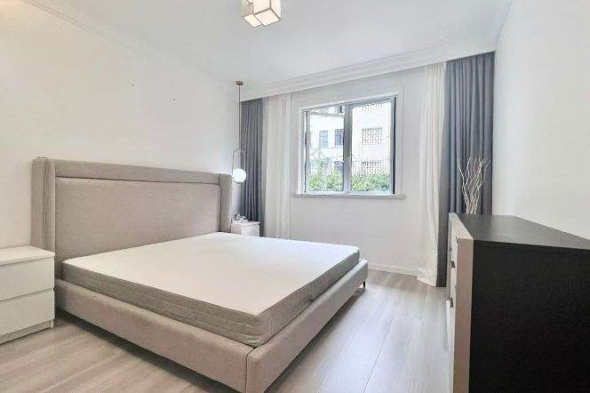 2 brs near L14 wuding rd station