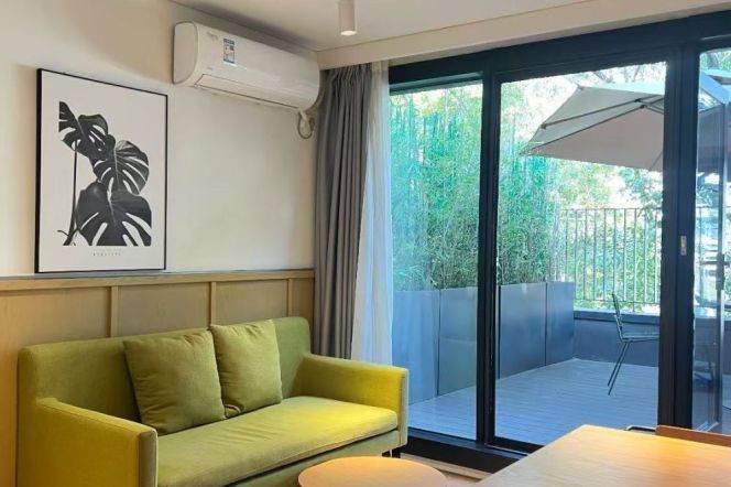 1Loft with terrace near line 15 East China Uni of Science and Technology can long and short lease