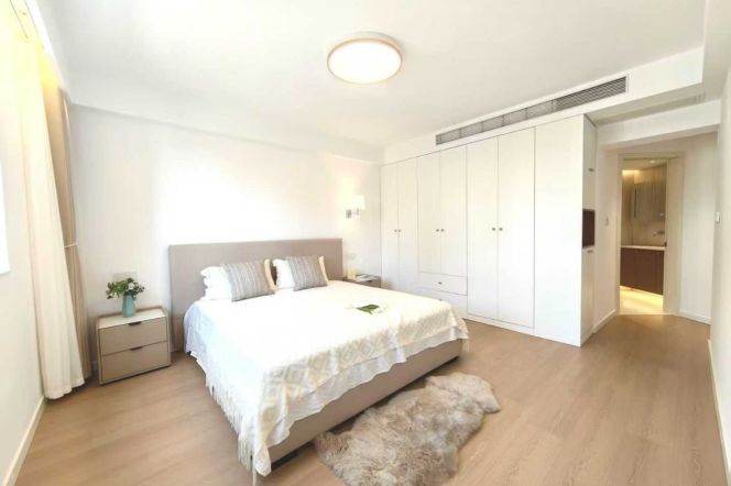 Spacious 3br, Yan Ping Rd, Nr Jing'an temple