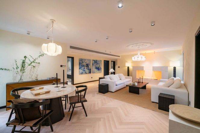 Jiashan Rd metro/3br2bt/central AC/floor heat/oven/bathtub