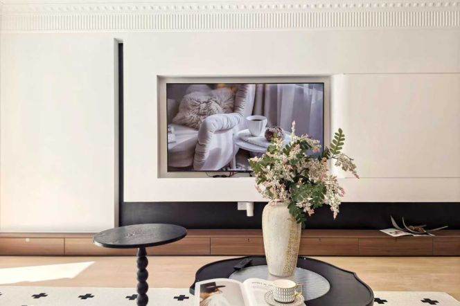 Spacious and bright 3Br+1/2bt@Lancun rd with private terrace 