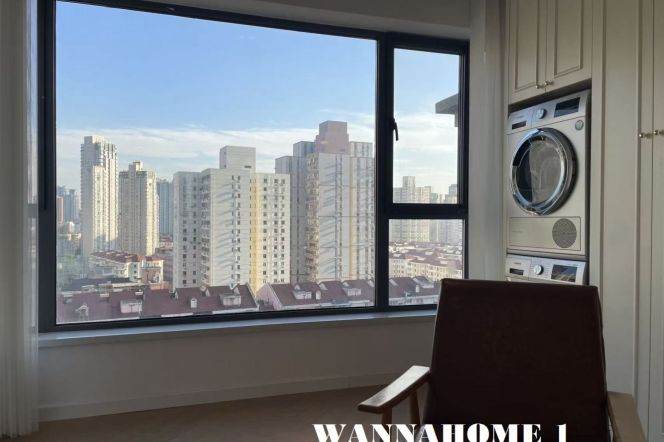 Spacious&Bright 3Bdrs 2Baths/L2/11 Jiangsu Rd/Suzhou Creek/2 Open Balconies/Great View