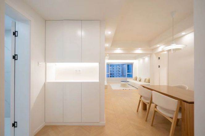 Changping Rd metro/2br1bt/central AC/floor heat/free club/tennis court/pool