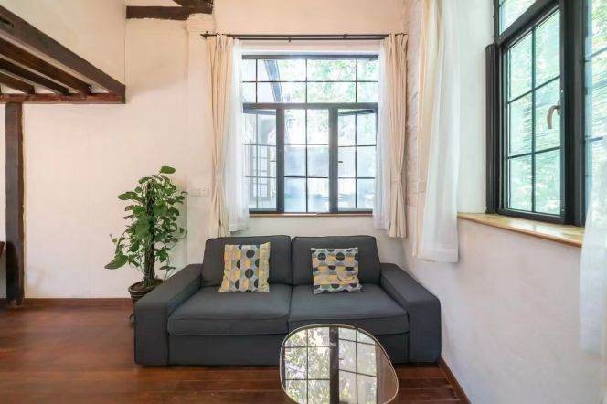 High ceiling 1Br/1Lr/1Bt apt nr South shanxi rd,M1/10/12