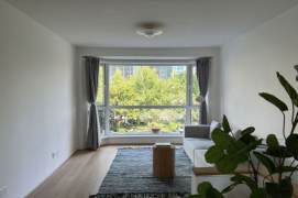 Modren douplea 3brs with floor heating in  central downtown