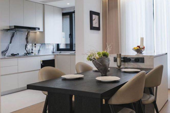 Yaohong Rd /Yili Rd metro/4br2bt/central AC/floor heat/oven