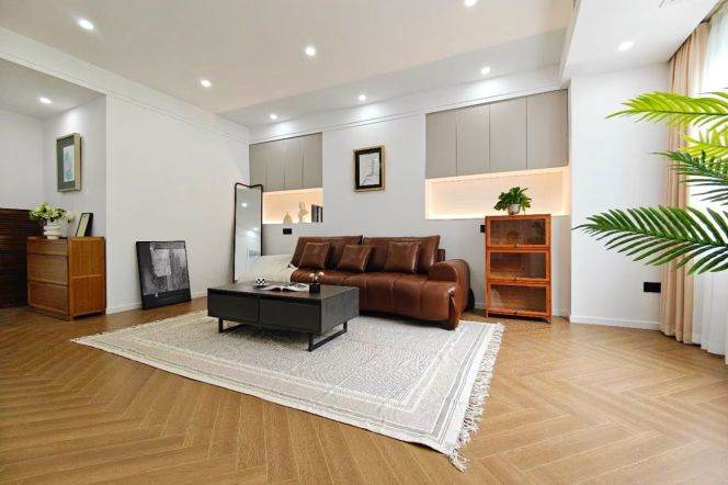 Newly Renovated Spacious 1Br/2Lr/1Bt@L1/10/12 South Shaanxi Rd Metro Station 