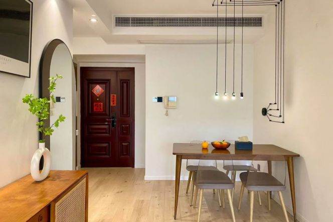 Changping Rd metro/2br1bt/central AC/floor heat/free club/tennis court/pool