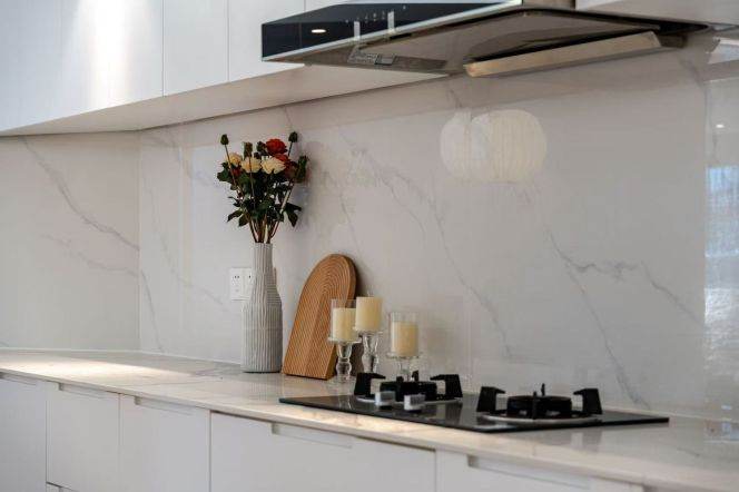  4BR with floor Heating in Xinhua Road .Dual Metro Access / Business District /Open Kitchen 