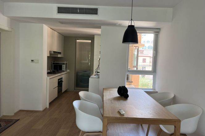 Modren douplea 3brs with floor heating in  central downtown