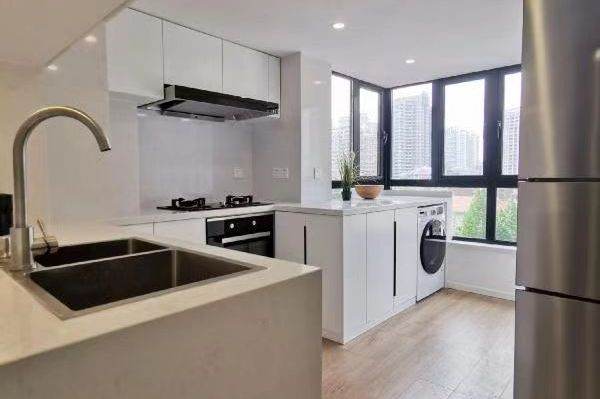 Modren 3brs with floor heating and balcony in central downtown