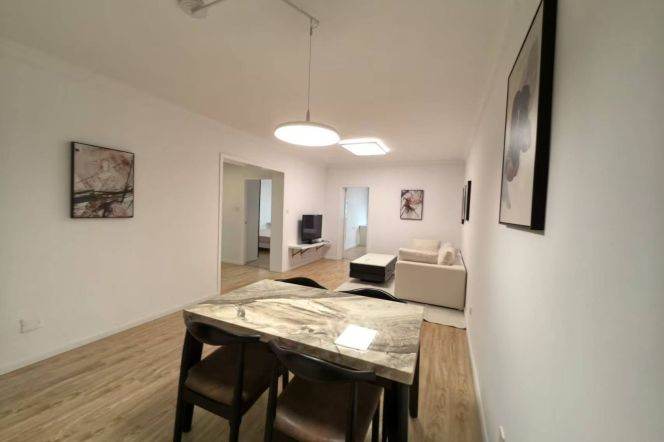  Grab a 2Bedroom Apartment in Dapuqiao .Dual Subway Lines /Line9 