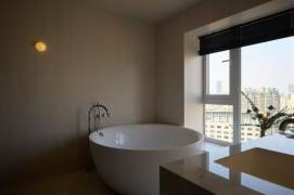 On Nanjing West Road, a zero-distance unique top-floor duplex with a terrace，L 2-12-13