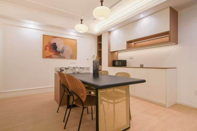 3BR with floor Heating in Zhongshan Park. Newly Renovated/Whole House Smart System /View Anytime!