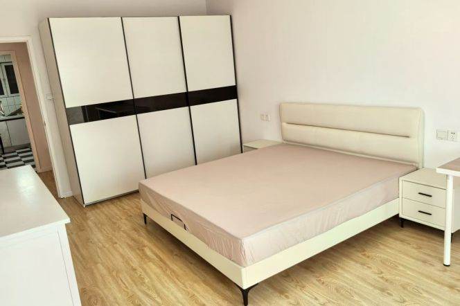  Grab a 2Bedroom Apartment in Dapuqiao .Dual Subway Lines /Line9 