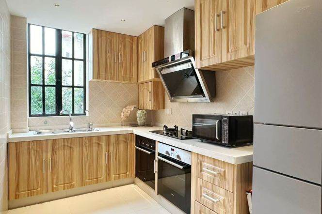Cozy 1br/2living & private terrace/oven@Jing'An temple & Line 2/7/14