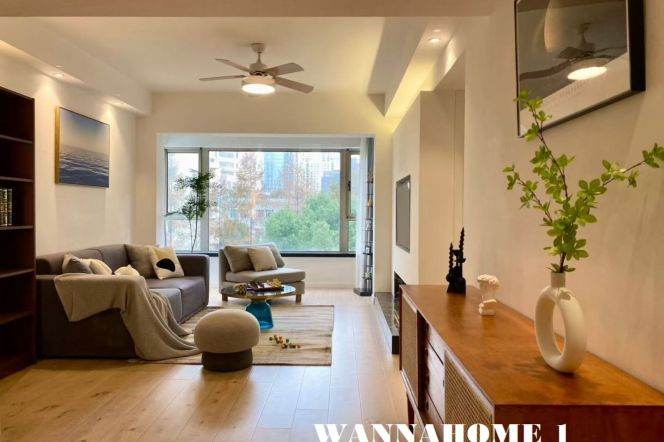 Modern&Spacious&Bright 2Bdrs 1Bath Apt+Top Compound+Jing'an Temple+Nice View+Free Ckub