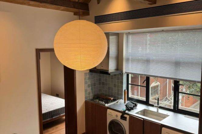 High-ceiling 1+1 beds @Middle Fuxing Road