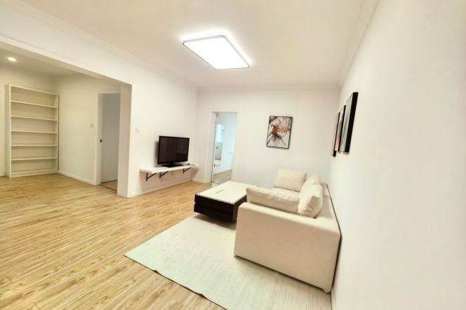  Grab a 2Bedroom Apartment in Dapuqiao .Dual Subway Lines /Line9 