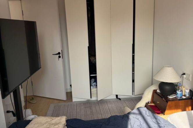 South-facing 1Br Furnished w. Oven 