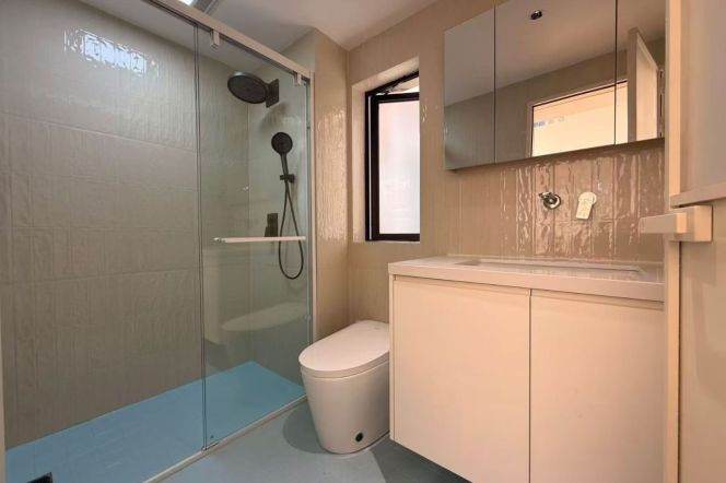Suzhou River apartment with underfloor heating, 2 bedrooms, accessible by subway L 3-4-8.