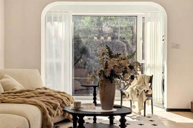 Spacious and bright 3Br+1/2bt@Lancun rd with private terrace 