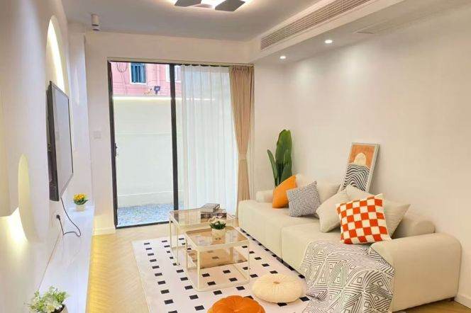 Nice  Terrace one bedroom Apt with dryer @L2/11Jiangsu Rd