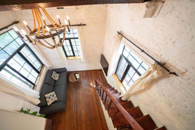 High ceiling beautiful duplex 1BR APT nr IAPM 8k