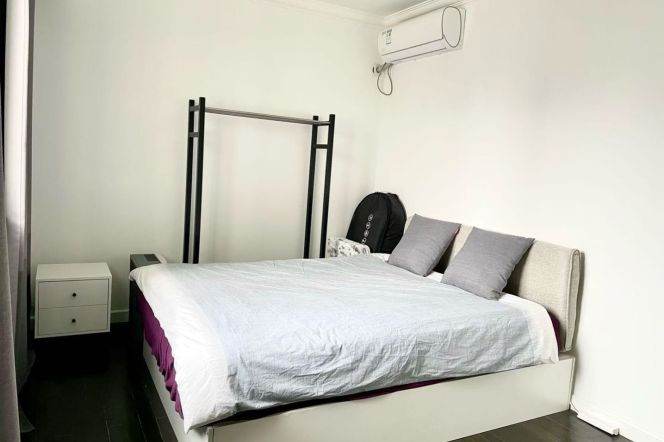 West Nanjing Road, with good value for money, 222 sqm, 4 large bedrooms，L 2-12-13
