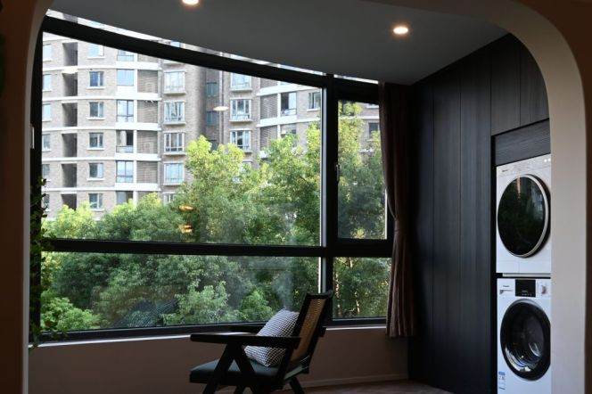 Unique 3BR 2BA Residence w/Heating nr Century Avenue