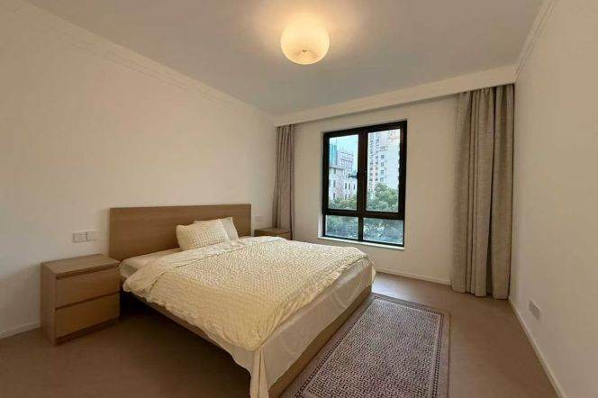 Xintiandi/Laoximen/3br2bt/central AC/floor heat/oven/outdoor balcony