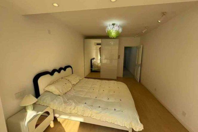 6.8k Clean 1Br Nr Hongqiao Rd.line3/4/10