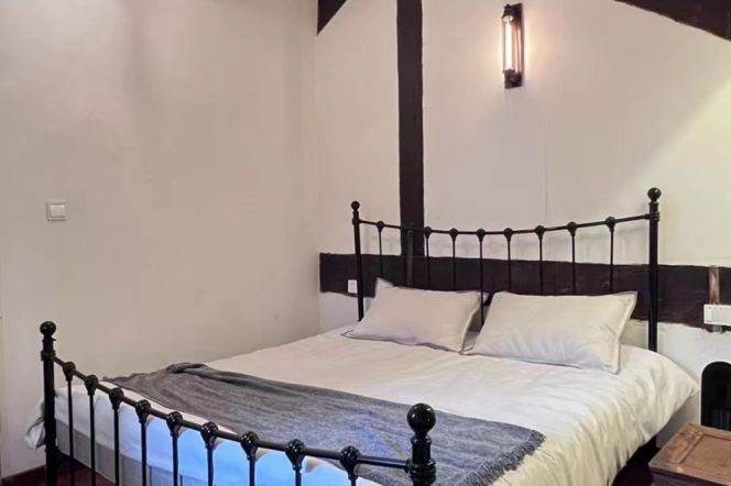 High ceiling beautiful duplex 1BR APT nr IAPM 8k