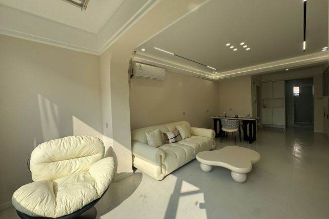 Newly Renovated 2Br/2Lr/1Bt Close to L2 Beixinjing Metro Station 