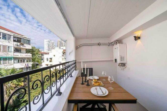 Wuding/Xikang rd floor heating 1+1brs/2lr/1ba loft apt wt balcony; L7