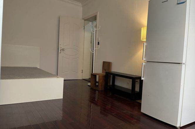 Zhongshan park shared flat 