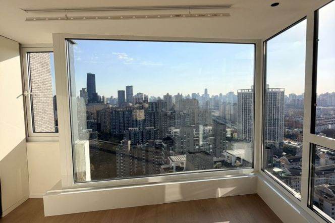 new 3brs floor heating nice view modern furniture near Zhong shan park line 2,3,4