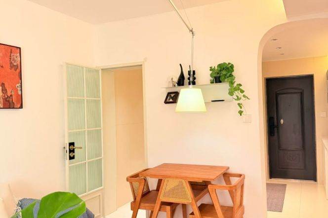 Newly Renovated 1Br/1Lr/1Bt with Floor Heating/Oven@L10/11 Jiaotong University Station 