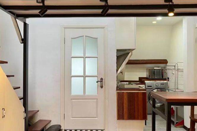 Unique loft style 1br Lanehouse nr Middle Huaihai Rd    L1/10/12/13