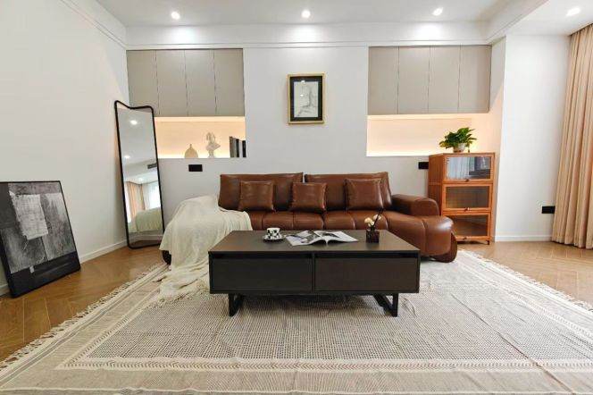 Newly Renovated Spacious 1Br/2Lr/1Bt@L1/10/12 South Shaanxi Rd Metro Station 