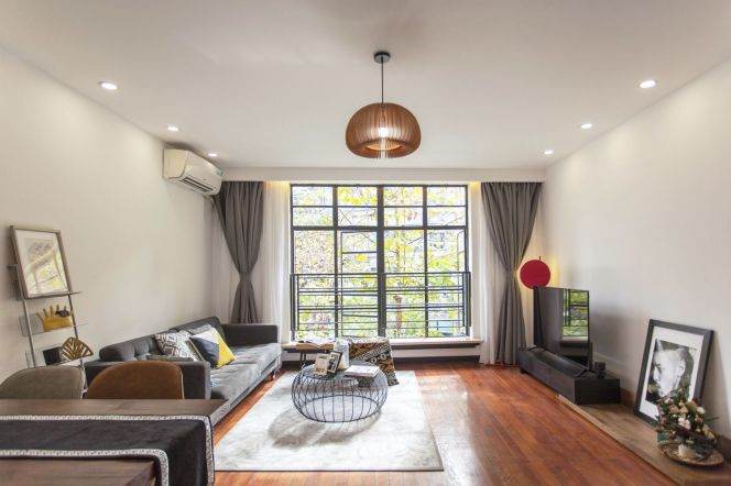 Bright 2BR Old House w/Terrace Near West Nanjing Station