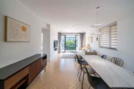 Bright 3Br+Balcony @iapm & L1/10/12 Shanxi rd station