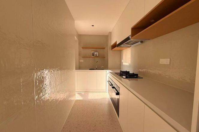 Suzhou River apartment with underfloor heating, 2 bedrooms, accessible by subway L 3-4-8.