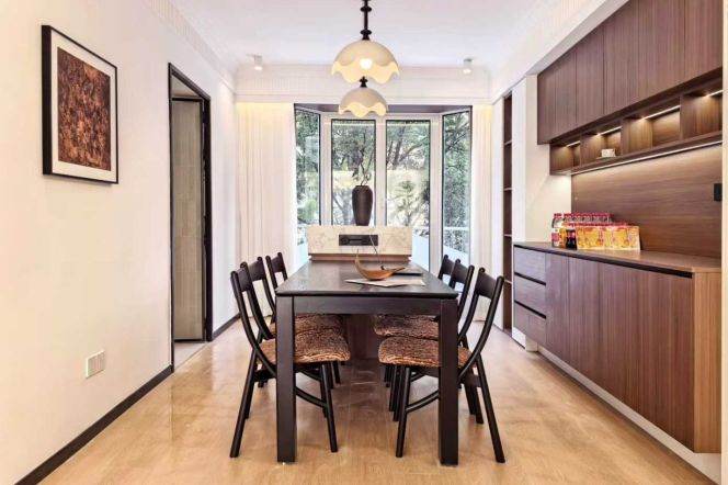 Spacious and bright 3Br+1/2bt@Lancun rd with private terrace 