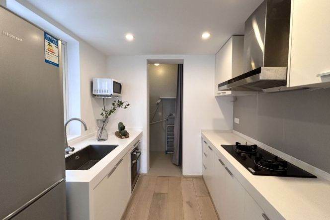 Modren 3brs with floor heating  in central downtown