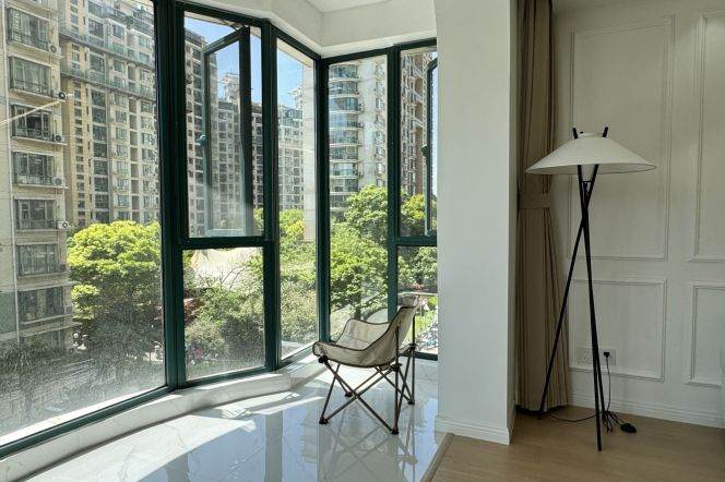 Fresh 2BR Apt + Balcony | French windows | Zhongshan Park Mt L2/3/4 | 14K+