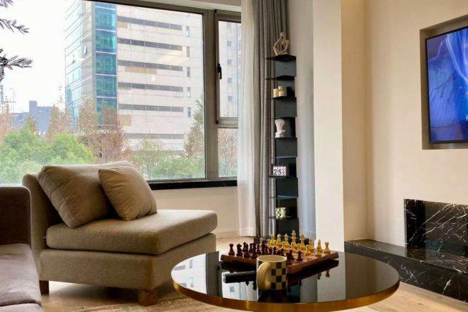 Modern&Spacious&Bright 2Bdrs 1Bath Apt+Top Compound+Jing'an Temple+Nice View+Free Ckub