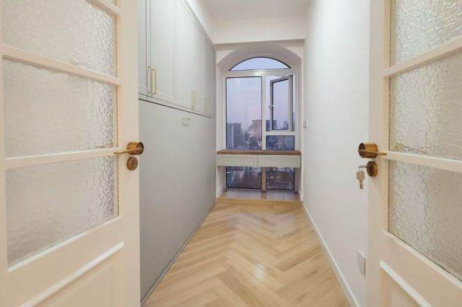 jing;an city- 2beds- modern design- elevator with nice view-line 14 wuding road