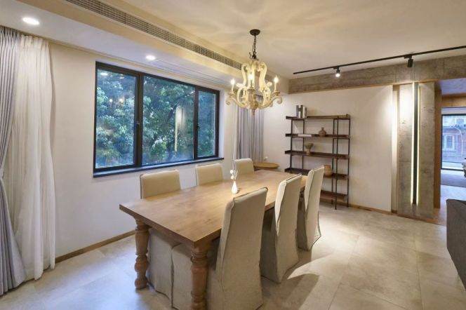 Industrial Style 2BR 2BA 135m² Elevator Residence on South Shaanxi Rd
